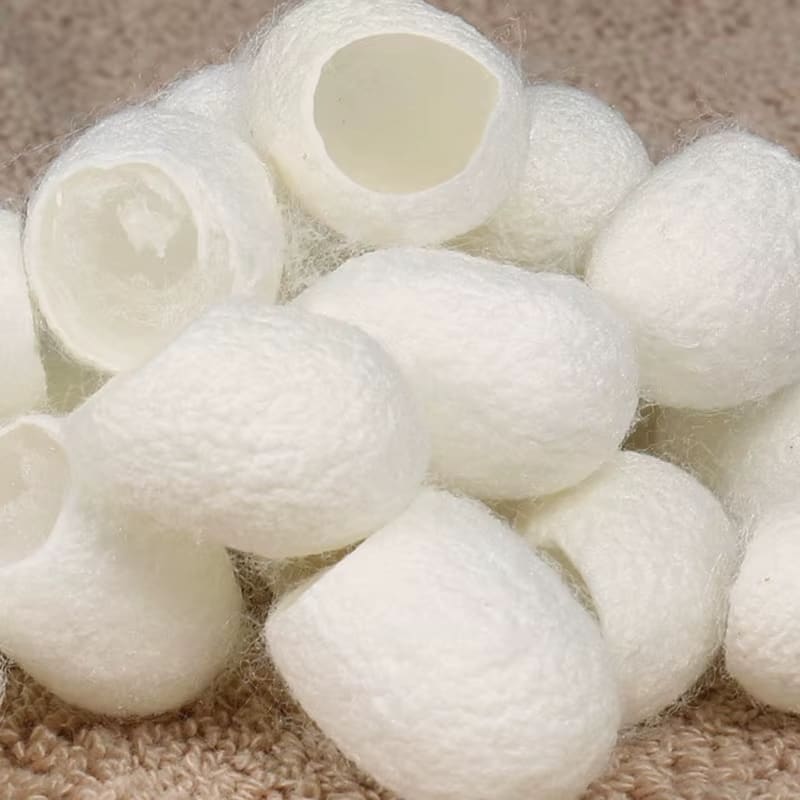 Silkworm Balls Purifying Whitening Exfoliating Scrub